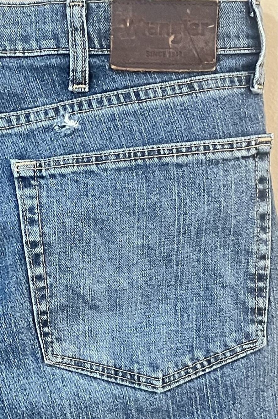 Wrangler Mens Slim Straight Jeans MWM75GT Size 34x30 Medium Wash
